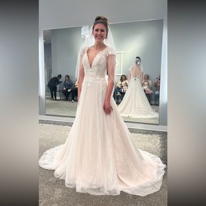 New Oleg Cassini Wedding Dress